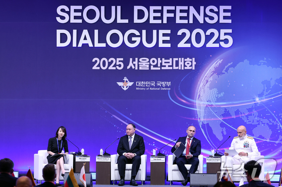 On Tuesday morning, at the 2025 Seoul Defense Dialogue\'s main conference held at the Lotte Hotel in Sogong-dong, Seoul, NATO Military Committee Chairman Giuseppe Cavo Dragone, Croatian Deputy Prime Minister and Defense Minister Ivan Anušić, and Philippine Secretary of National Defense Gilberto Teodoro Jr. exchanged views on mitigating geopolitical competition and restoring strategic stability. 2025.9.9 / News1