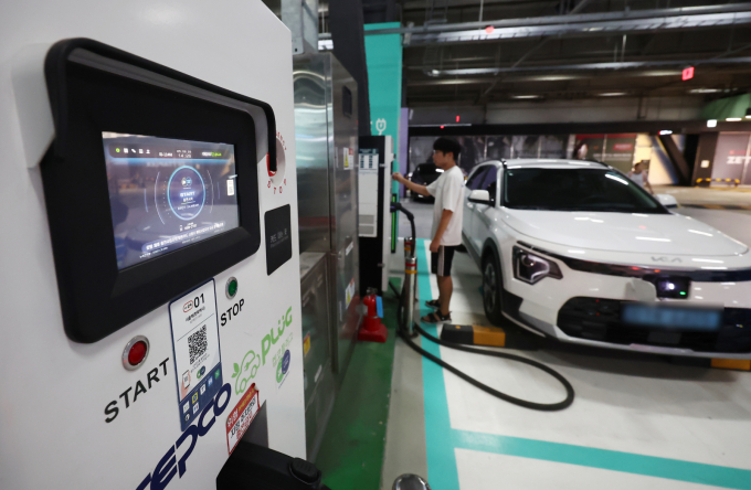 올해 1~8월 전기차 판매량은 전년 대비 48% 증가한 14만2456대를 기록했다. /사진=뉴스1