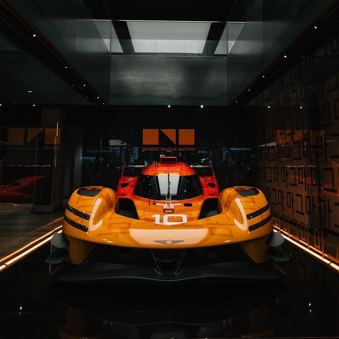 9일(현지시간) 독일 뮌헨 테아티너 슈트라세의 제네시스 스튜디오 뮌헨에 전시된 ‘GMR-001 하이퍼카’ 실차 디자인. 이 차는 내년 장거리 내구 레이스 대회에 출전할 예정이다. 뮌헨=제네시스 제공