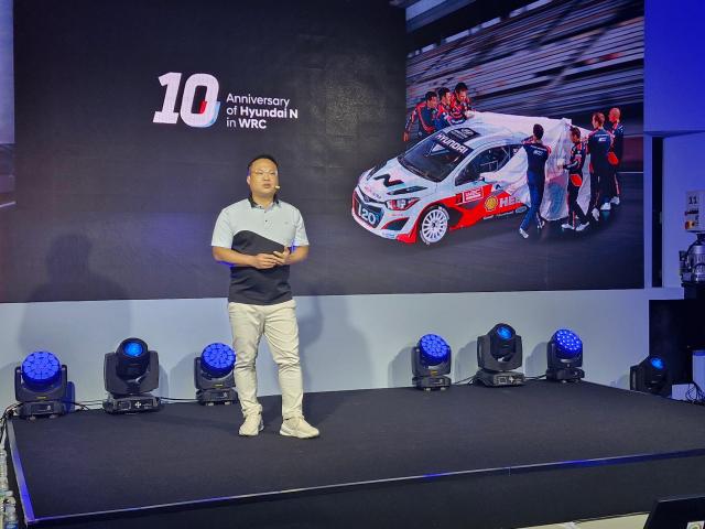 박준우 현대자동차 N매니지먼트실 상무가 18일  현대차 N 아카이브에서 고성능 현대차 브랜드 N에 대해 소개하고 있다사진오주석 기자 