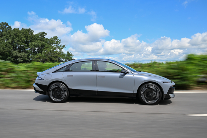 현대차 더 뉴 아이오닉 6