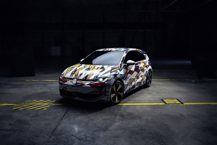 폭스바겐 ID.폴로 위장막 차량