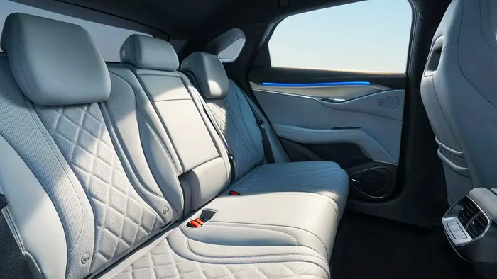 BYD 씨라이언7 내부