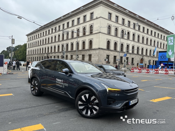 IAA 모빌리티 2025 현장에서 운영 중인 폴스타 3 시승 차량. 뮌헨=정치연 기자