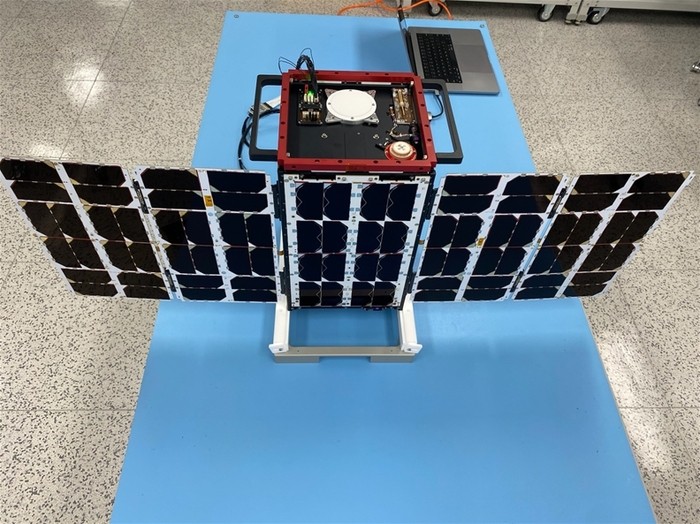 제작 완료된 국산 소자·부품 우주검증위성(E3T) 1호 모습. (우주청 제공)