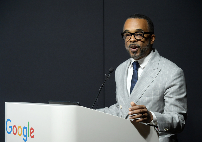 크리스 터너(Cris Turner) 구글 대외협력 정책 지식 및 정보 부문 부사장이 지난 9일 진행한 기자간담회에서 고정밀지도 반출 요구 관련 입장을 설명하고 있다. 〈자료 구글 코리아〉