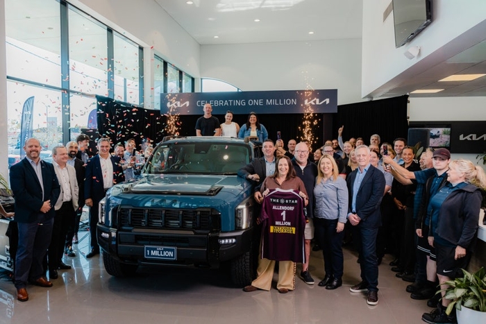 3일 호주 북동부에 위치한 퀸즈랜드 모토라마 딜러사에서 진행된 100만대 판매 달성 기념식.
