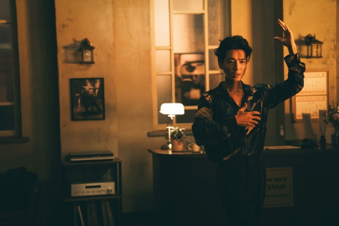 이 작품에서 정경호는 탱고 댄서를 꿈꾸는 차기 보스 후보자 경표를 연기했다. 사진제공=하이브미디어코프