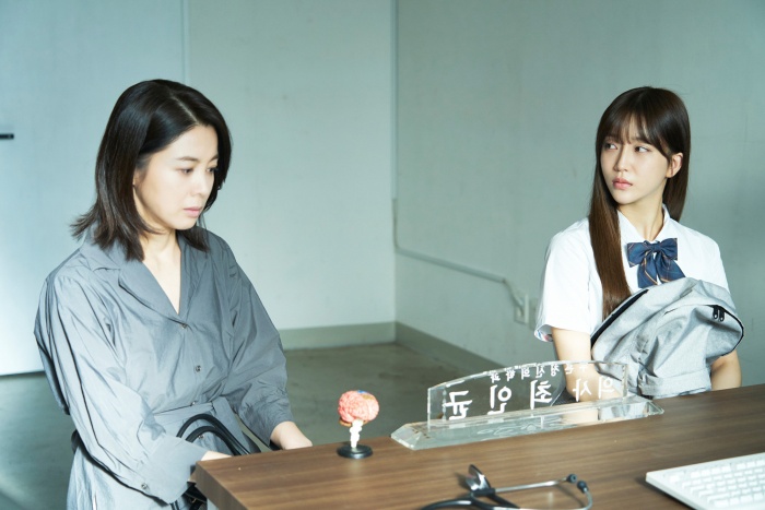 오는 17일 개봉하는 영화 '귀시'는 귀신을 사고파는 시장을 소재로 한 공포 영화다. 사진제공=바이포엠스튜디오