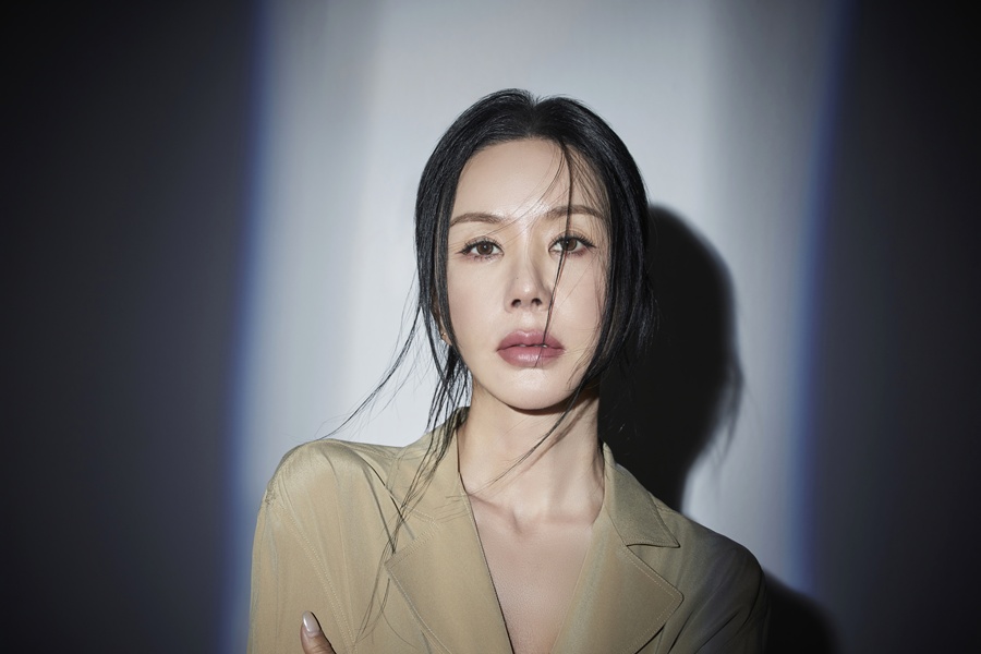 엄정화 인터뷰 / 사진: 에일리언컴퍼니 제공