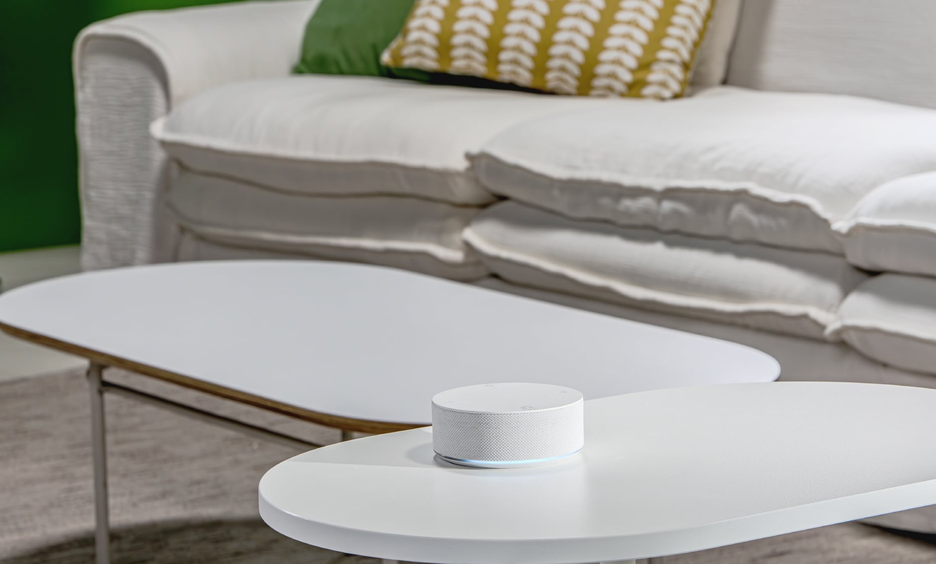 생성형 AI를 탑재해 고객과 대화하며 맥락을 이해하고, 생활 패턴을 학습·예측해 자동으로 최적의 환경을 조성하는 AI 홈 허브 'LG 씽큐 온'./LG전자 제공