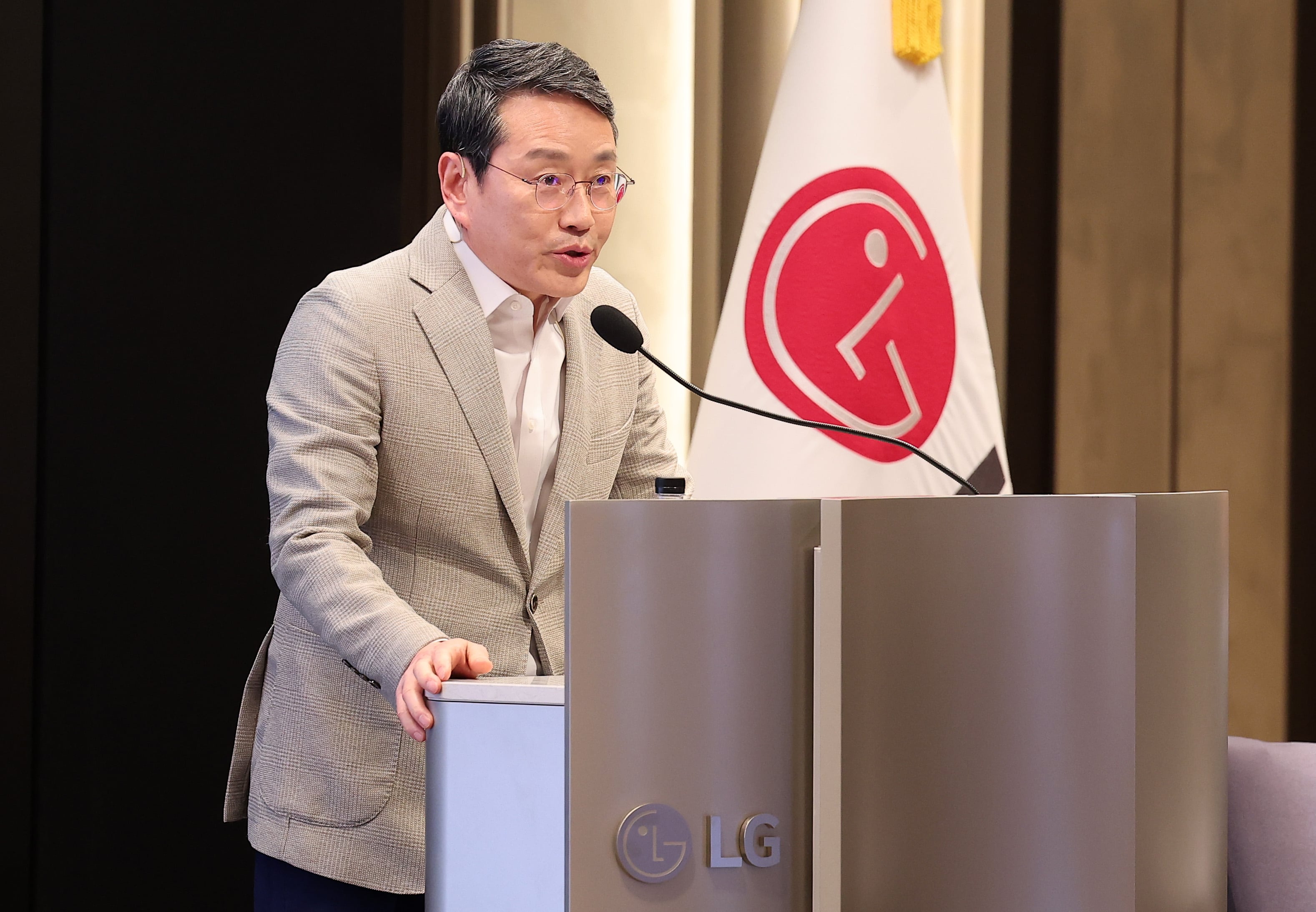 조주완 LG전자 대표이사 사장이 지난 3월 25일 오전 서울 영등포구 여의도동 LG 트윈타워에서 열린 제23기 정기 주주총회에서 인사말을 하고 있다./뉴스1