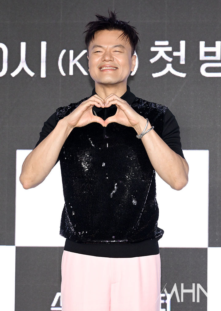 引用：MHN、Stray KidsのSNSアカウント