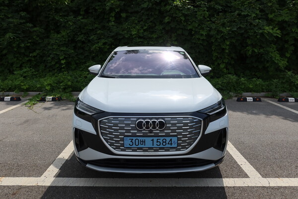 Q4 스포트백 45 e-트론 정면 [오두환 기자]