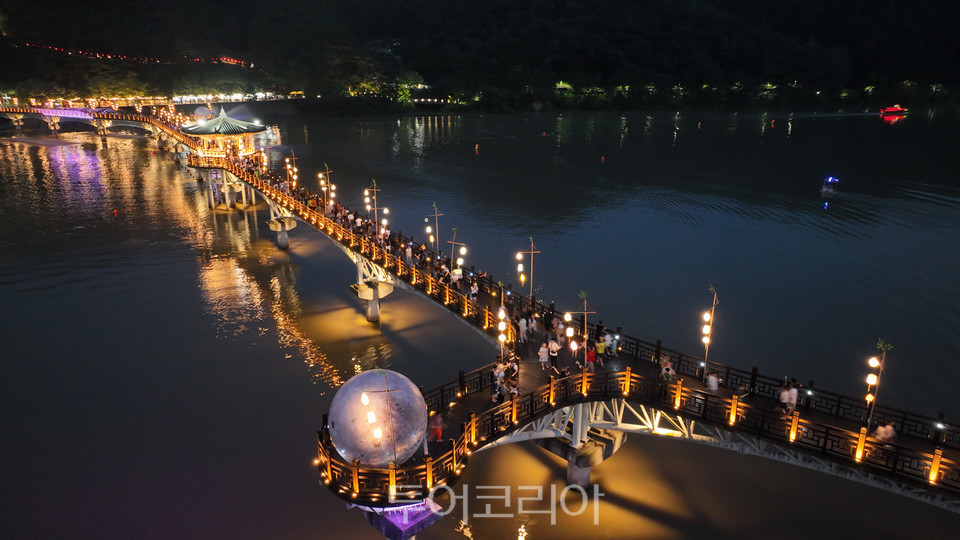 월영교 야경./사진= 안동시