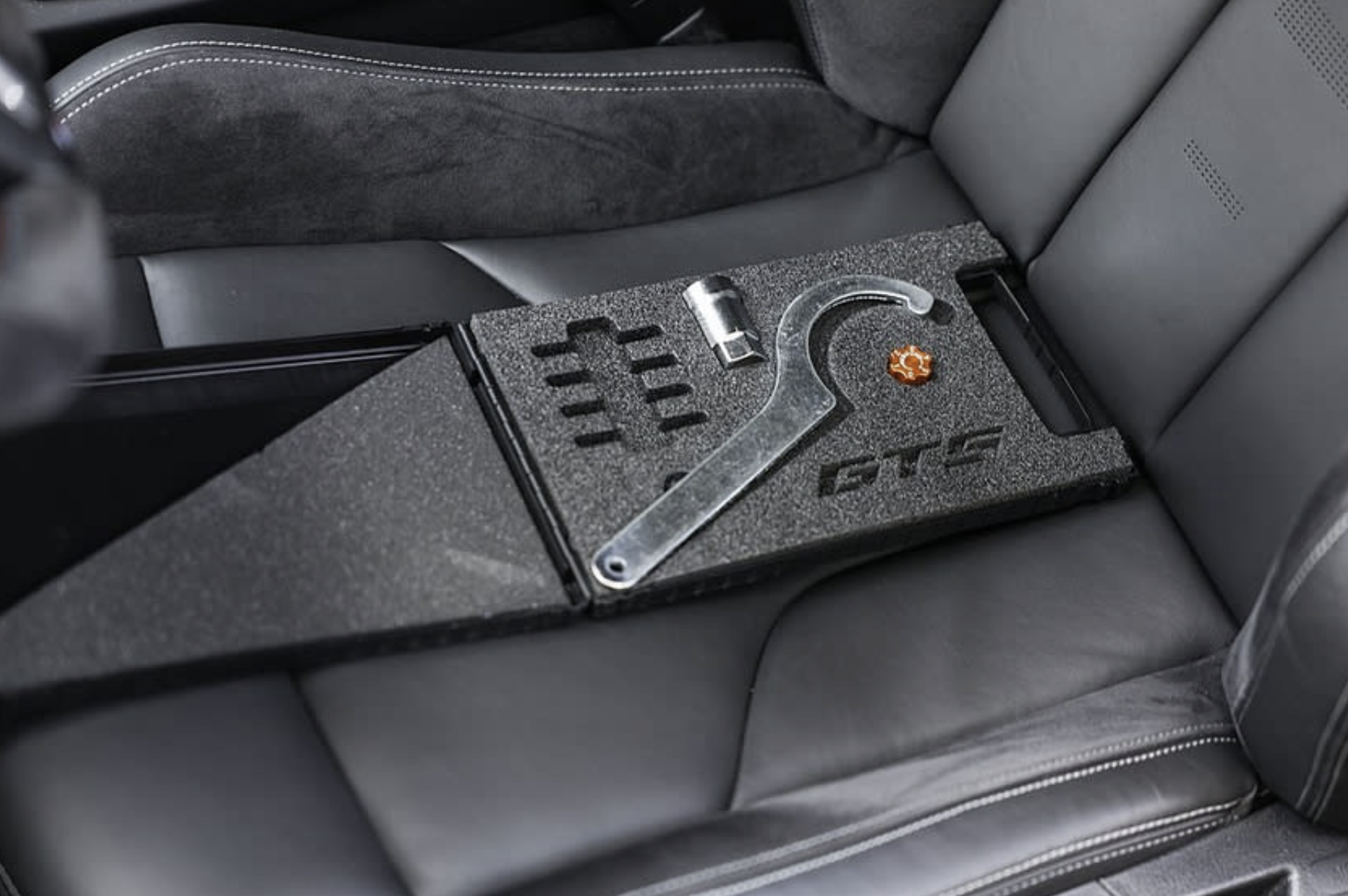 BMW에서 가장 특별한 M4 GTS 100만달러? 특별한점 정리
