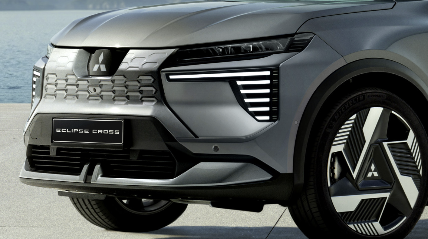 미쓰비씨 이클립스 크로스 공개 르노 세닉과 닮은? 정보정리