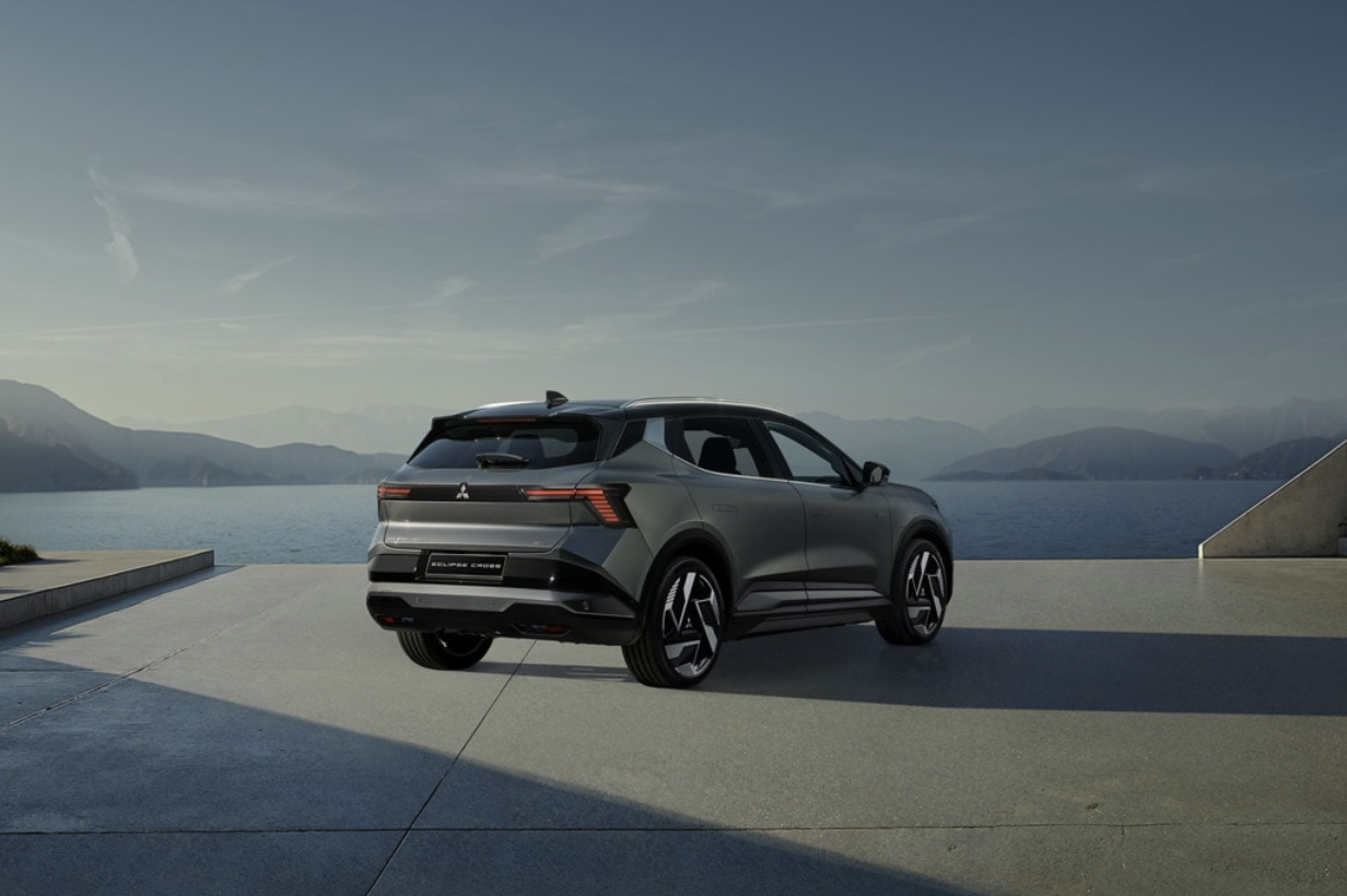 미쓰비씨 이클립스 크로스 공개 르노 세닉과 닮은? 정보정리