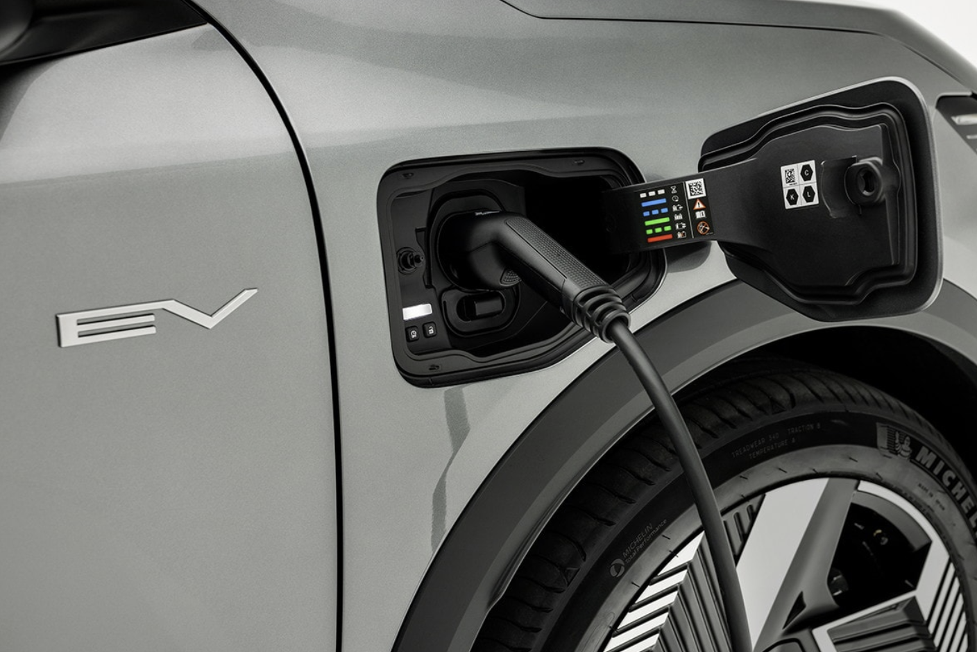 미쓰비씨 이클립스 크로스 공개 르노 세닉과 닮은? 정보정리