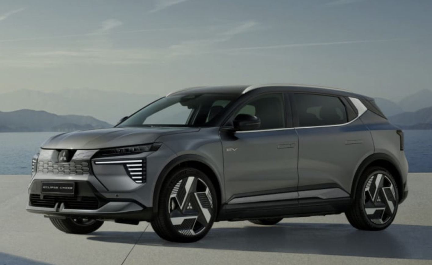 미쓰비씨 이클립스 크로스 공개 르노 세닉과 닮은? 정보정리