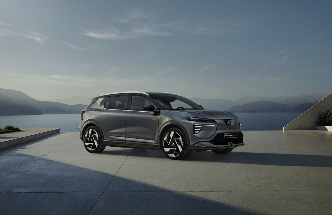 미쓰비씨 이클립스 크로스 공개 르노 세닉과 닮은? 정보정리