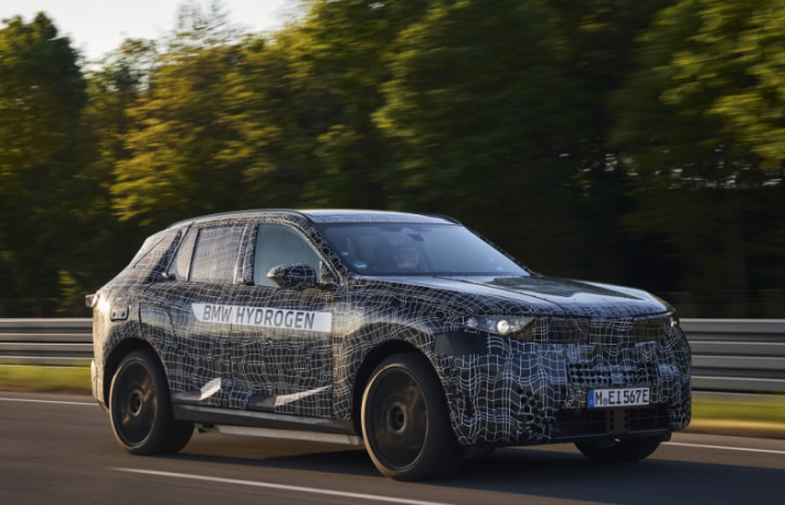 BMW X5 풀체인지 티저 공개 5가지 파워트레인 구성으로