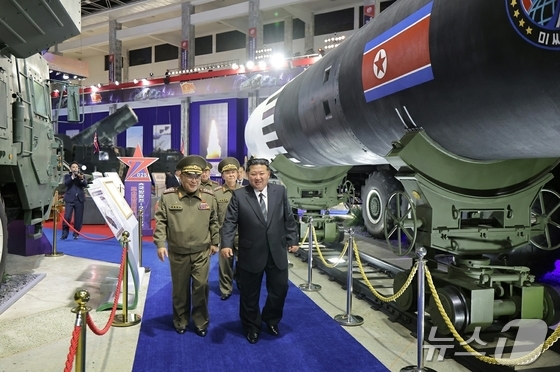  The Rodong Sinmun, the official newspaper of North Korea\'s Workers\' Party, reported on October 5 that the National Defense Development-2025 arms exhibition opened successfully in the capital Pyongyang on the previous day / Rodong Sinmun