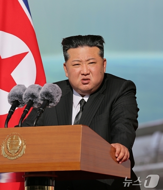  The Rodong Sinmun, the official newspaper of North Korea\'s Workers\' Party, reported on October 5 that the National Defense Development-2025 arms exhibition opened successfully in the capital Pyongyang on October 4 / Rodong Sinmun