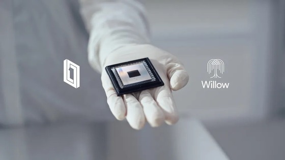 Google\'s quantum chip (QPU) Willow / Provided by Google