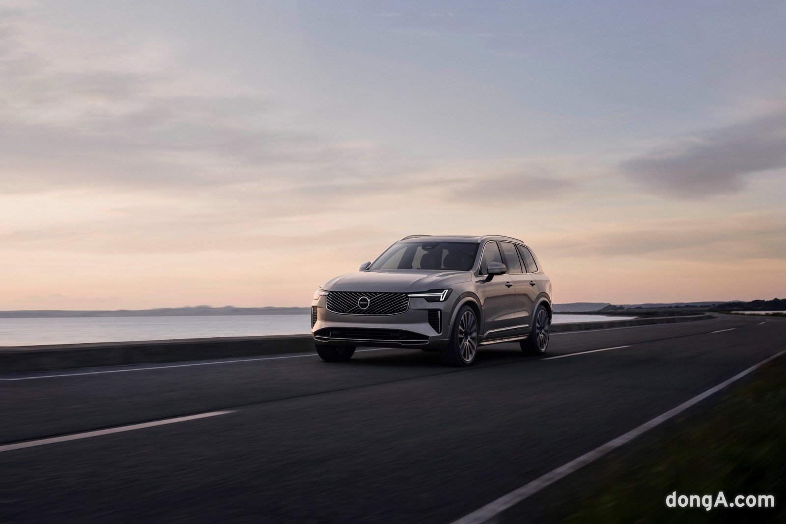볼보 XC90.