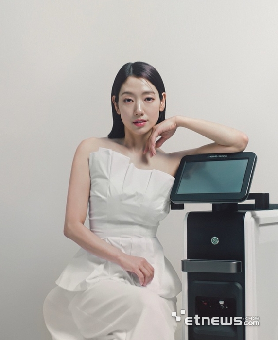 사이노슈어 루트로닉이 배우 박신혜를 '세르프(XERF)'의 아시아·태평양 지역 앰버서더로 발탁했다. (출처=사이노슈어 루트로닉)
