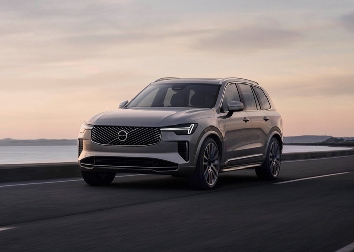 SPA 플랫폼을 적용한 볼보 XC90