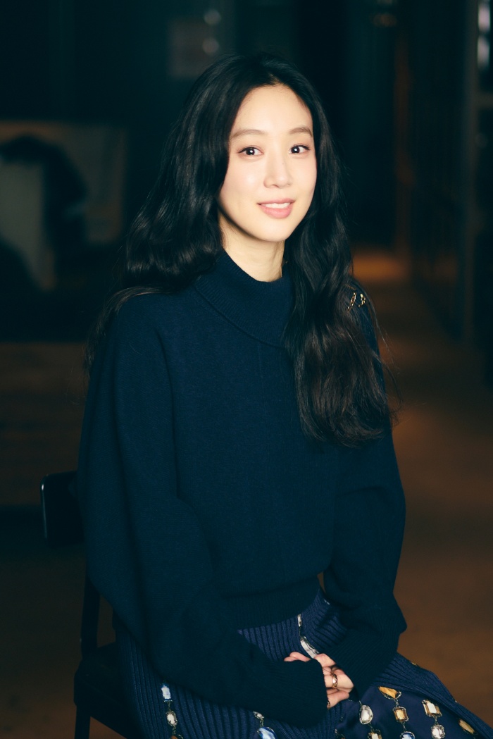 정려원은 '하얀 차를 탄 여자'로 스릴러 장르에 처음 도전했다. 사진제공=바이포엠스튜디오