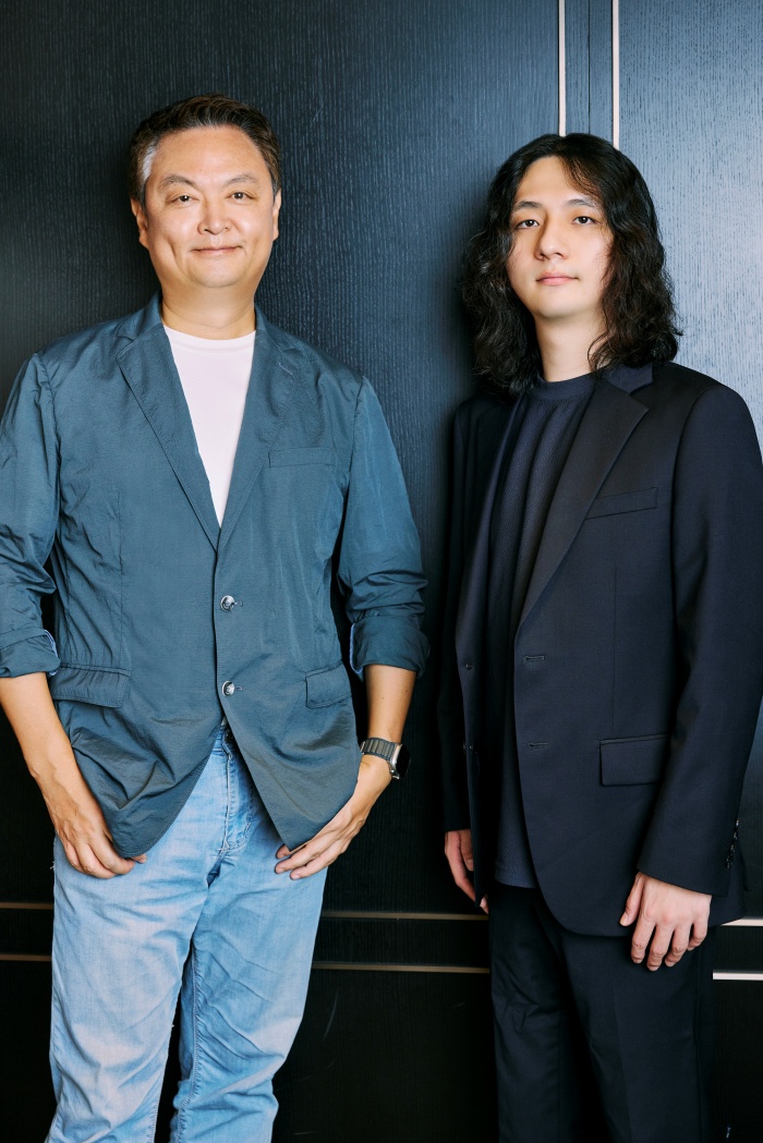 오는 15일 개봉하는 AI 활용 장편영화 '중간계'의 강윤성 감독(왼쪽)과 권한슬 감독. 사진제공=CJ CGV