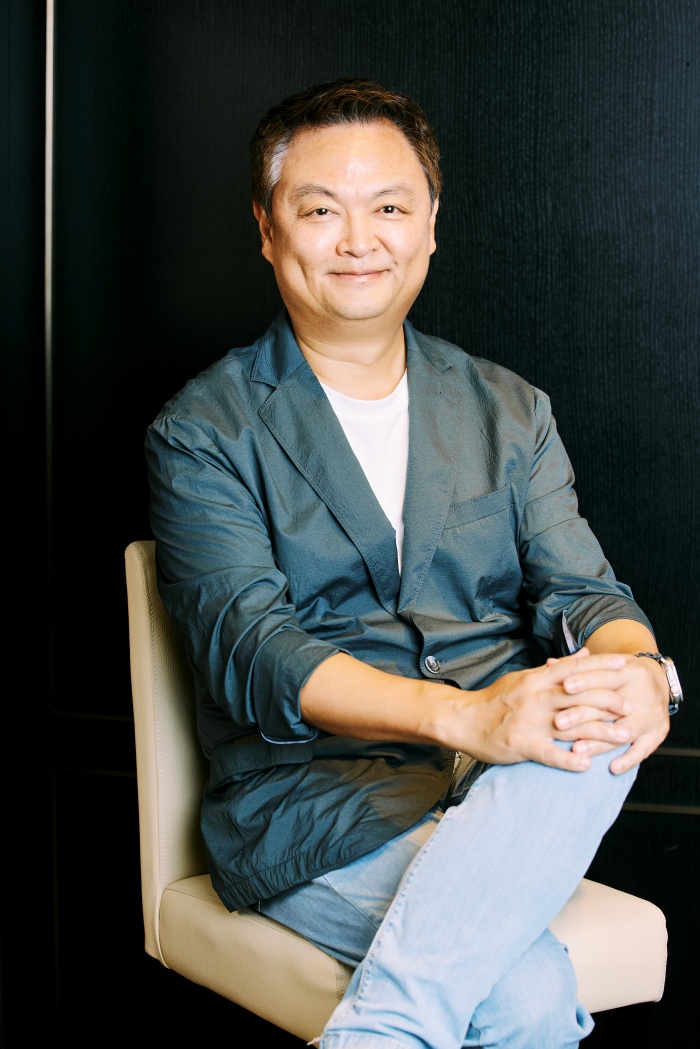 '중간계'는 강윤성 감독이 AI 단편 영화 연출로 제안받은 것을 장편 영화로 선회해 선보이는 작품이다. 사진제공=CJ CGV