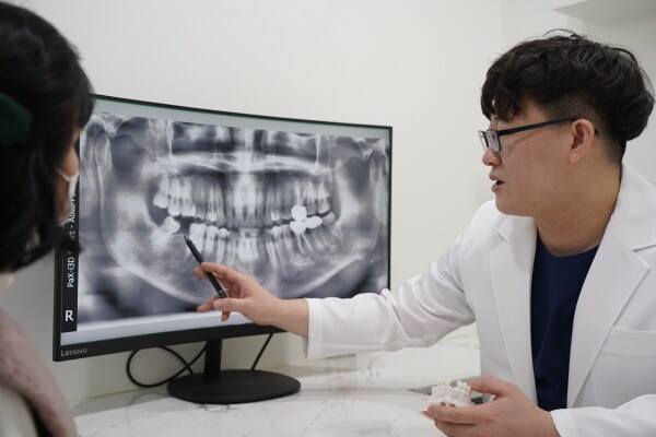▲ 박인수 원장 (사진=감동플란트치과 제공)