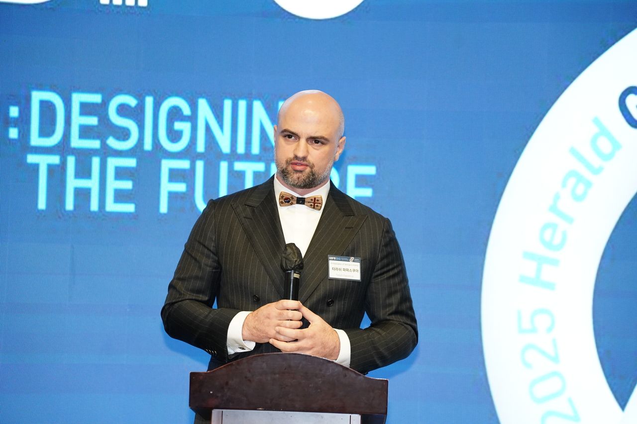 H.E. Tarash Papaskua, Ambassador of Georgia to the Republic of Korea, giving his opening remarks at the Global Biz Forum in Seoul on Wednesday (The Korea Herald)