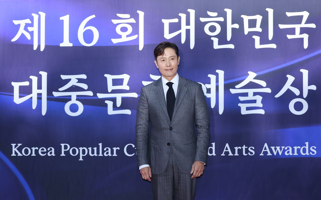 Lee Byung-hun poses for a photo during a red carpet event for the Korea Popular Culture and Arts Awards held in Seoul, Thursday. (Yonhap)