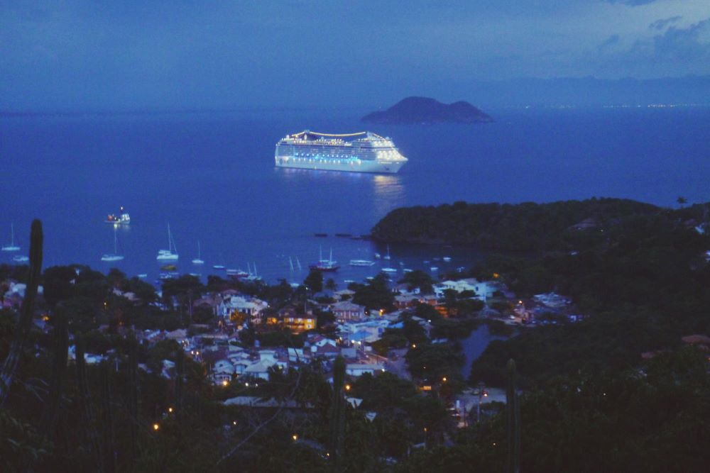 왜 지금, 유럽 크루즈인가 / Designed by Freepik