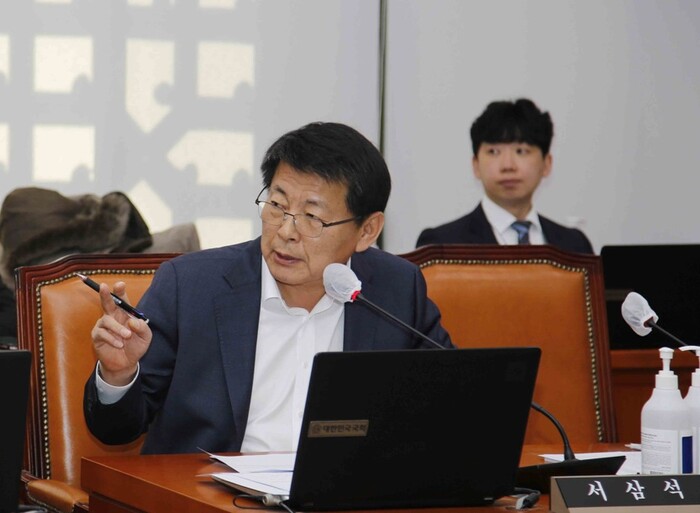 더불어민주당 서삼석(영암,무안,신안) 국회의원이 국감장에서 질의를 하고있다.(사진=서삼석 의원 사무실)