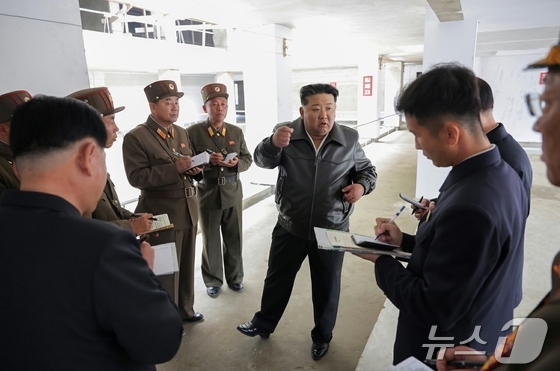  The Rodong Sinmun, the official newspaper of North Korea\'s Workers\' Party, reported on Wednesday that Comrade Kim Jong Un conducted on-site guidance for the construction projects of the School Supplies Factory and the Teaching Aids Factory on the previous day / Rodong Sinmun