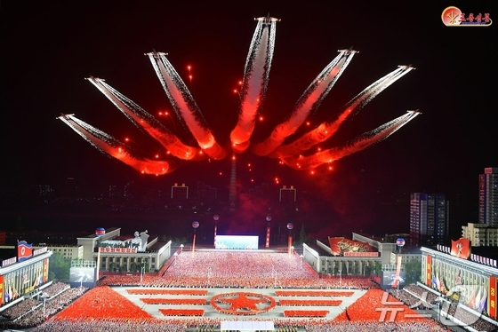  The Rodong Sinmun, the official newspaper of North Korea\'s Workers\' Party, reported on November 29 that the day marked the 80th anniversary of the founding of the Juche-based air force, stating that with the dependable officers and soldiers of the air force, the sky of the homeland will forever remain clear and blue / Rodong Sinmun