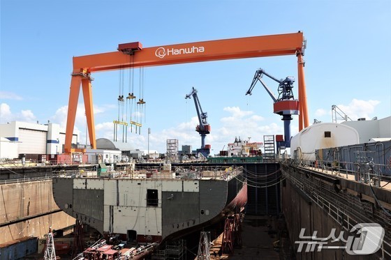  On July 16, a National Security Multi-Mission Vessel (NSMV) is under construction at Hanwha Philippines Yard Dock 4 / News1
