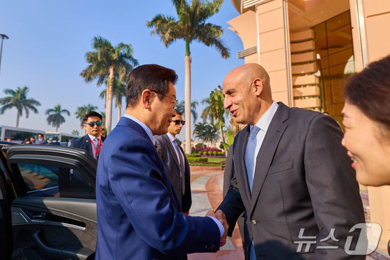 Courtesy of the Presidential Office