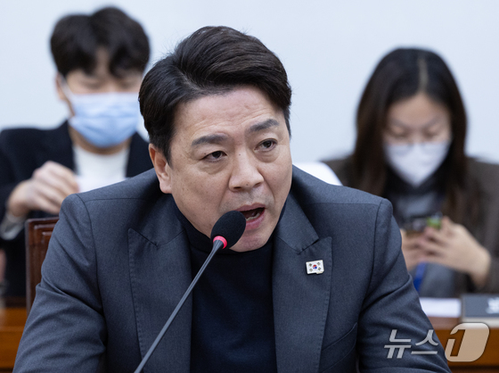  Rep. Boo Seung-chan of the Democratic Party of Korea. 2025.2.13 / News1