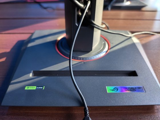  Photo of NVIDIA G-SYNC attached to an internet cafe monitor stand in North Korea / X (Twitter) capture