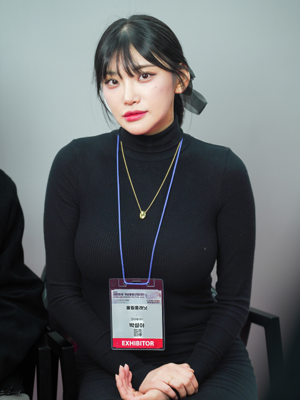 사진= '2025 대한민국 가상융합산업대전' 올림플래닛 부스 참여 모델 첼설아