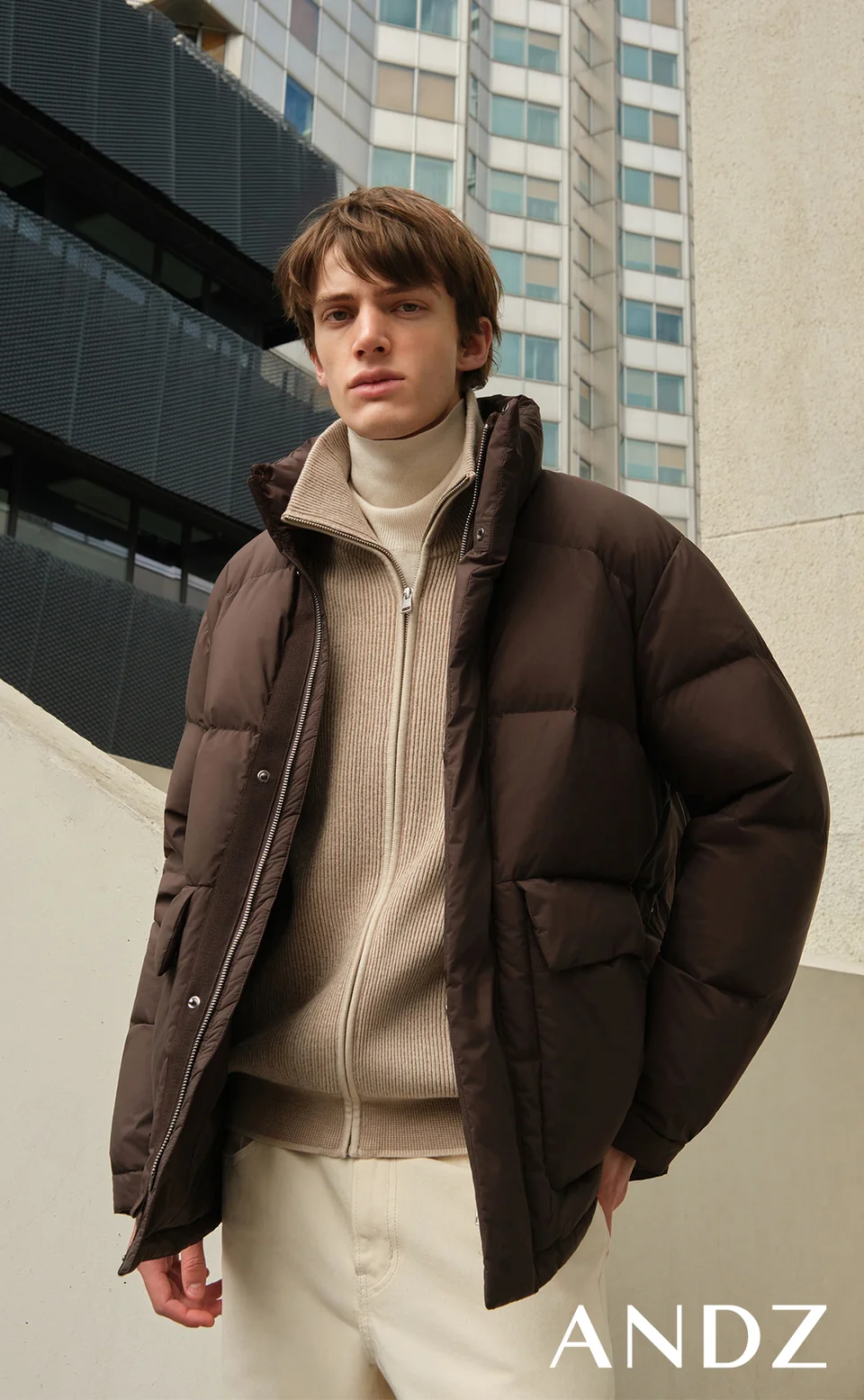 /Photo=ANDZ — Surge in outerwear sales aimed at men in their 30s; jackets up 11%