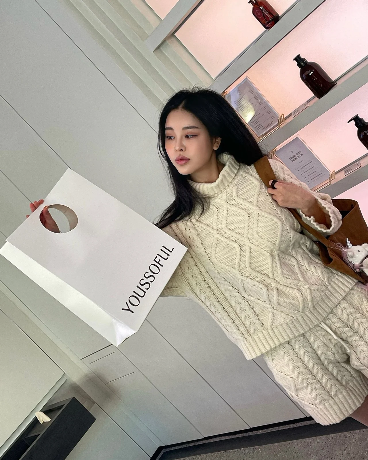  引用：モデル シム・ジヨン Instagram