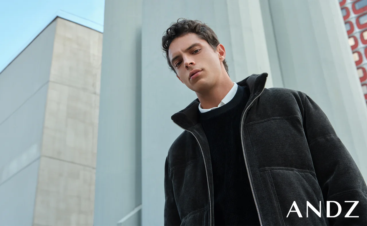 /Photo=ANDZ — Surge in outerwear sales aimed at men in their 30s; jackets up 11%